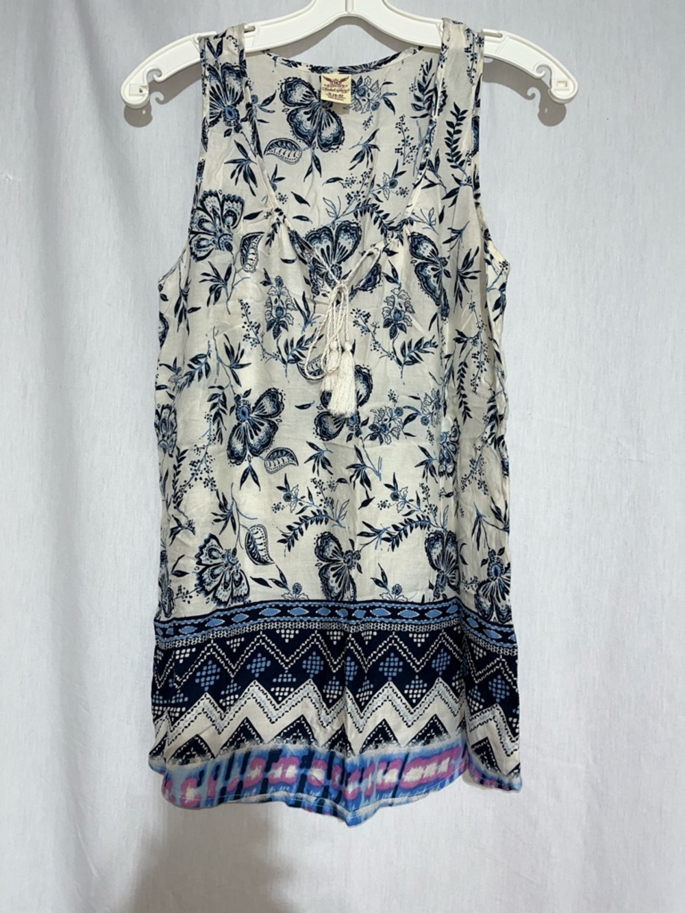 Faded Glory boho style white Top with Blue Floral Print size S(4-6)